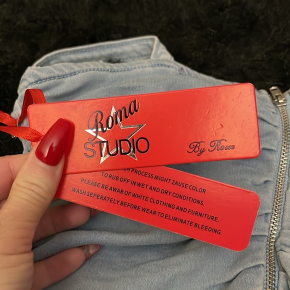 NWT Roma studio by rosee Jean top - Picture 4 of 5